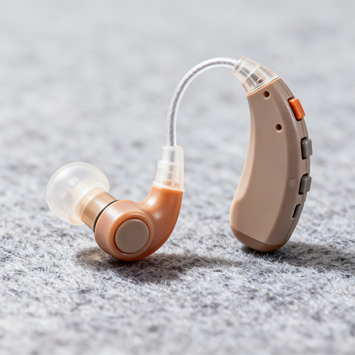 Moldeo por inyección de plástico para audífonos