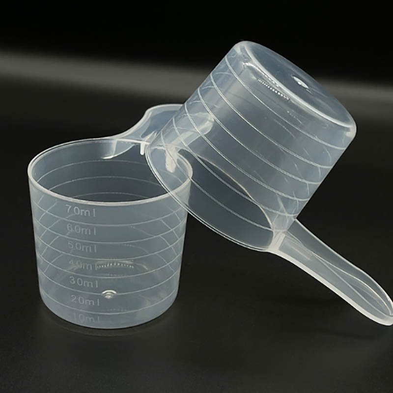 Moldeo de cucharas de plástico